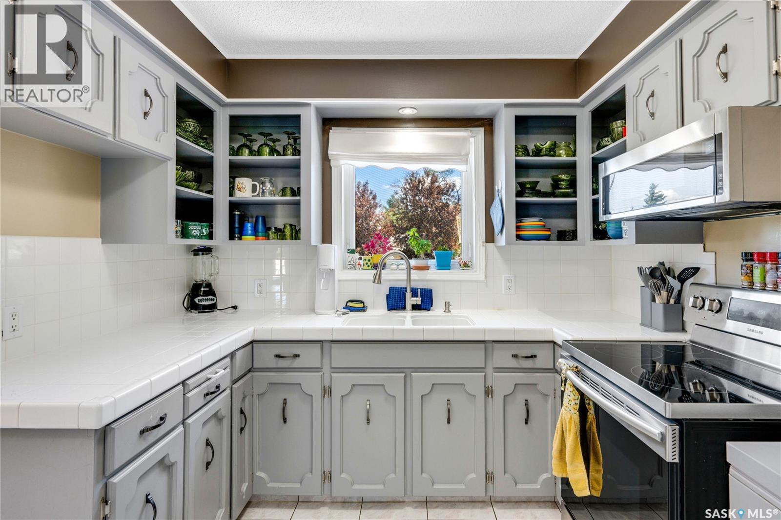 603 Clover AVENUE - 23