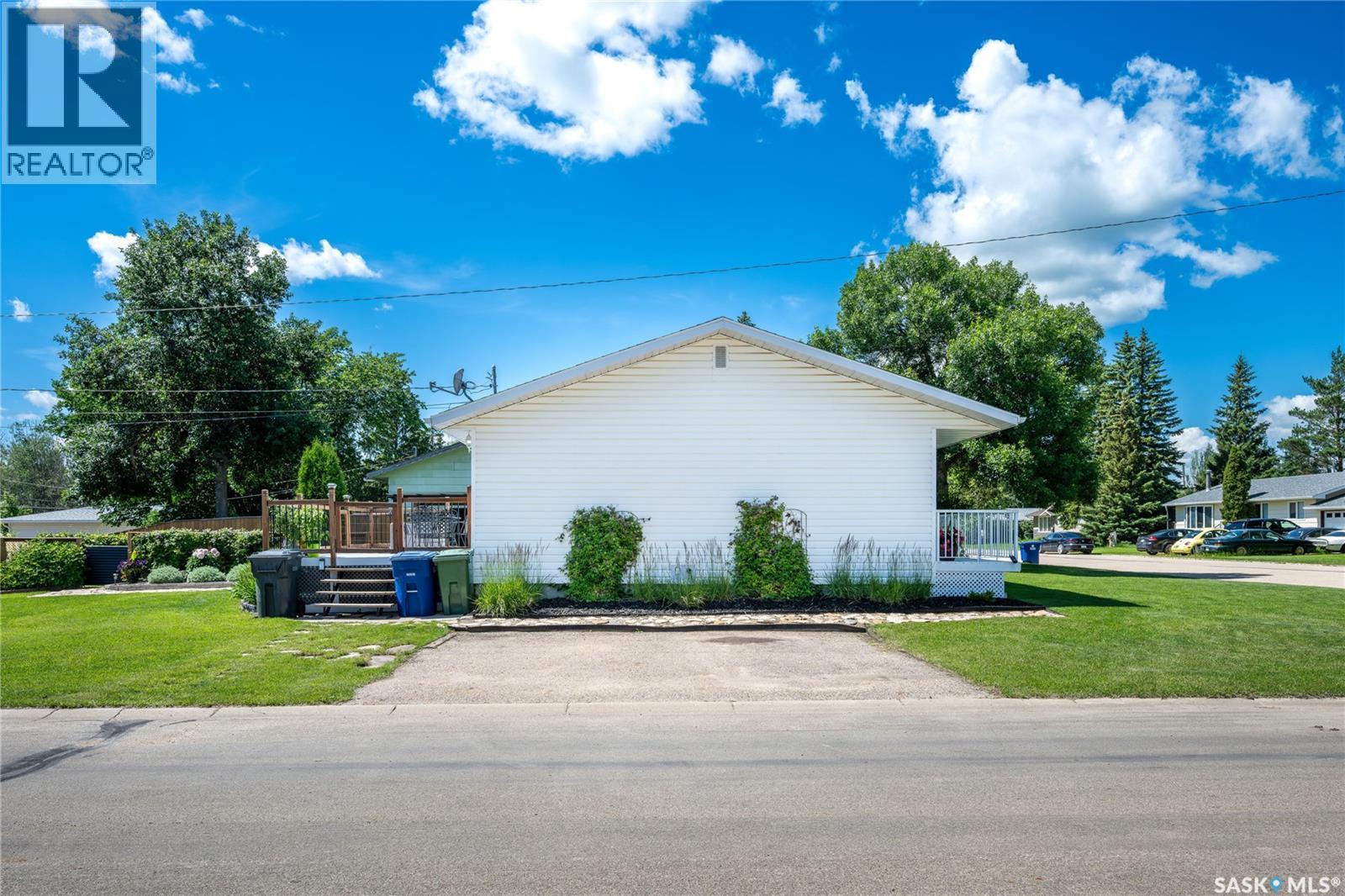 603 Clover AVENUE - 3