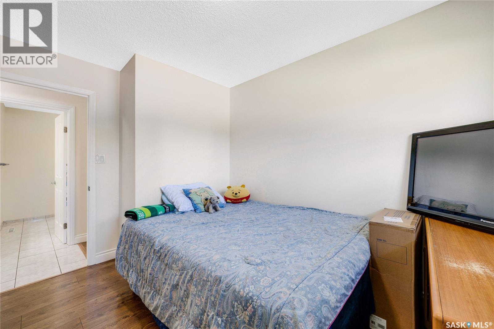 603 Clover AVENUE - 30