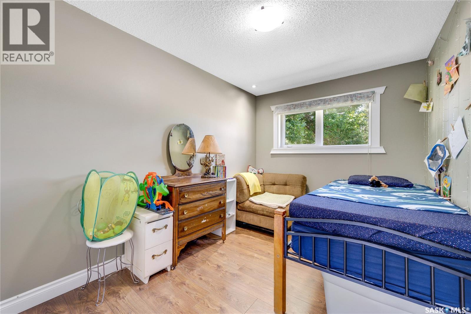 603 Clover AVENUE - 34