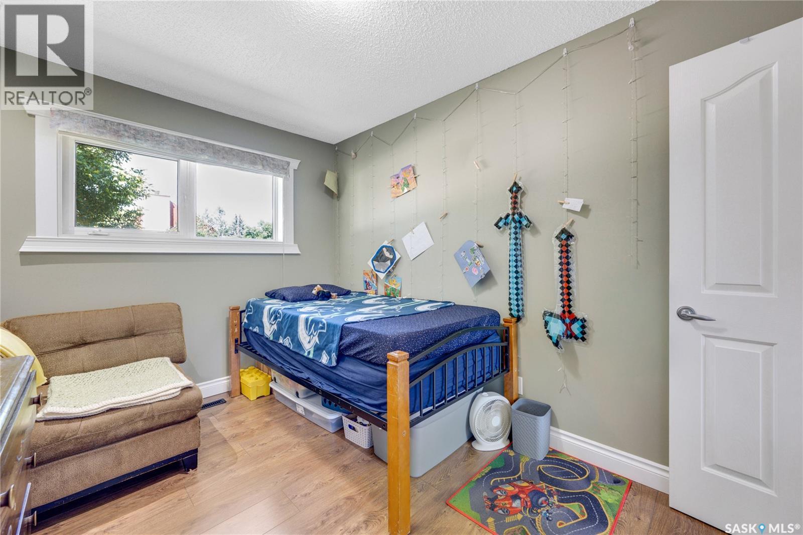 603 Clover AVENUE - 35