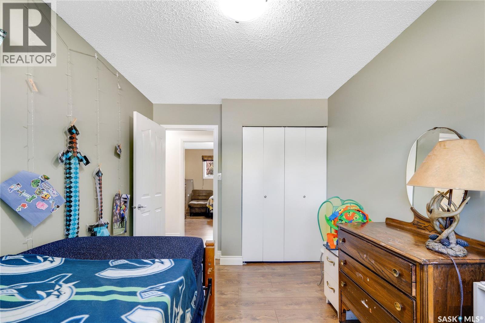 603 Clover AVENUE - 36