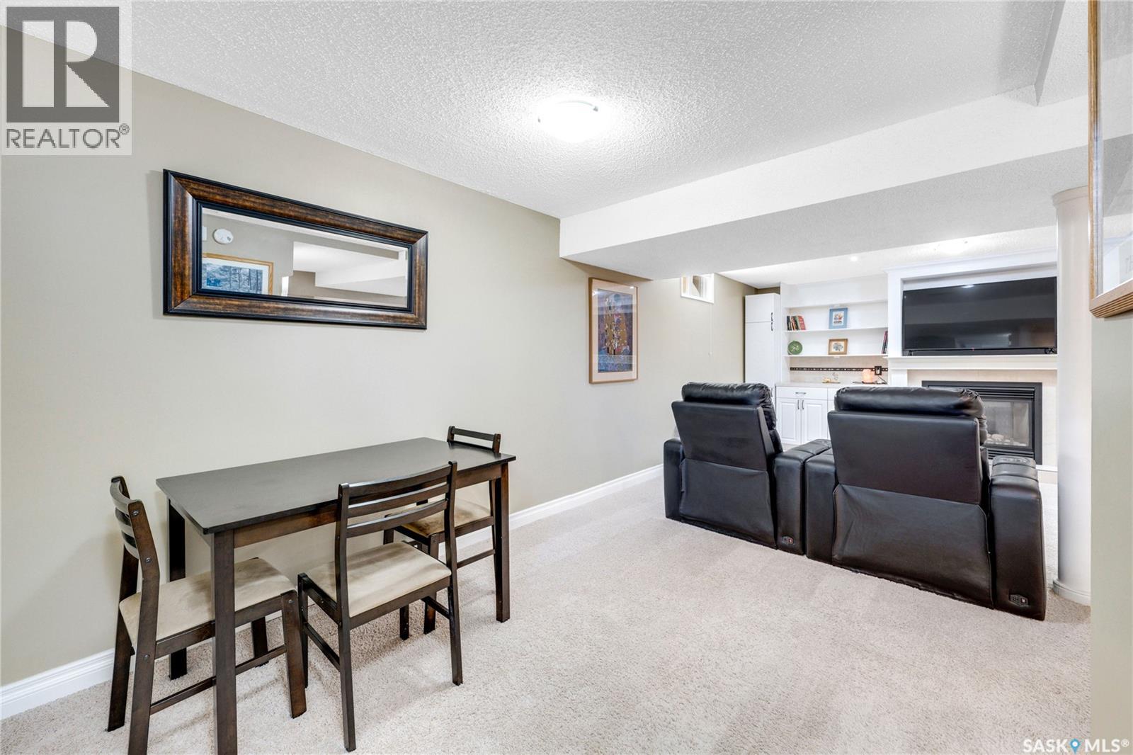 603 Clover AVENUE - 37