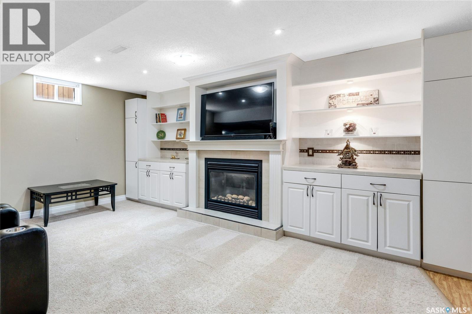 603 Clover AVENUE - 38
