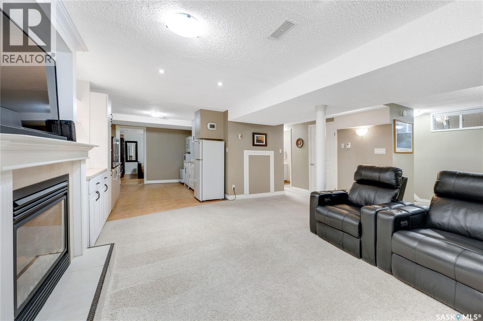 603 Clover AVENUE - 39