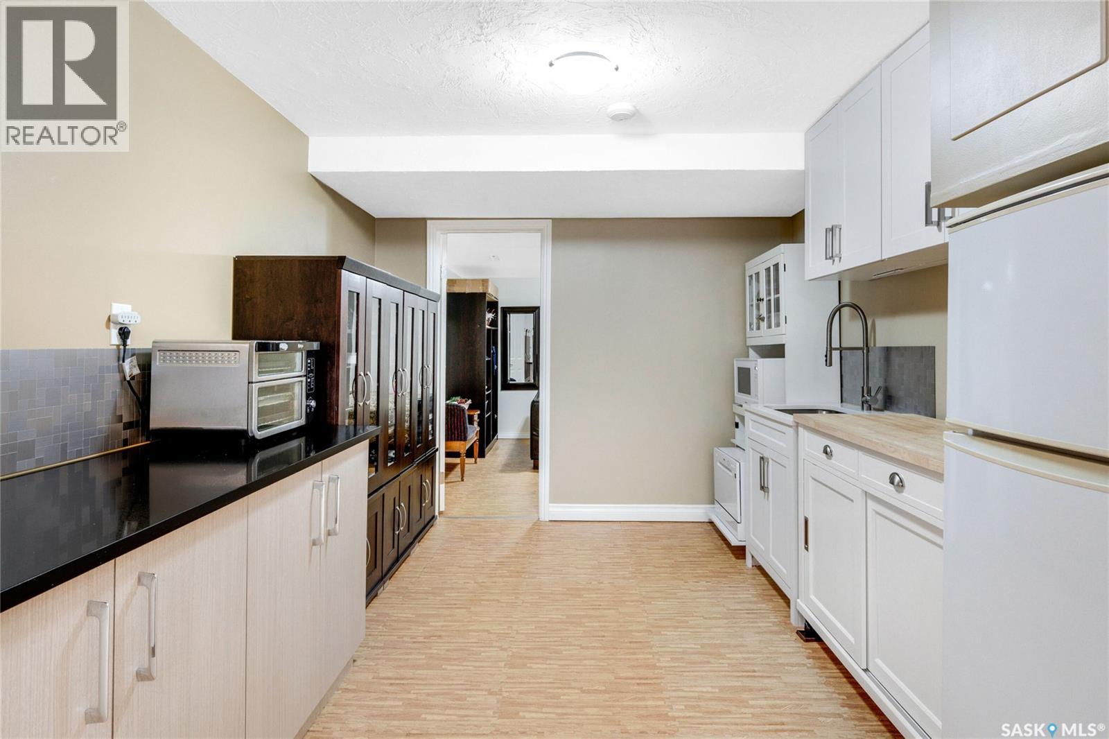 603 Clover AVENUE - 40