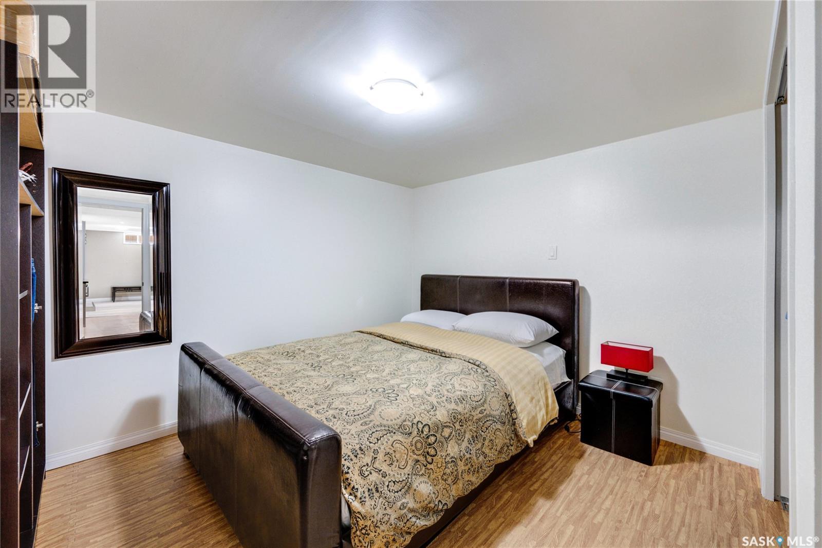 603 Clover AVENUE - 42