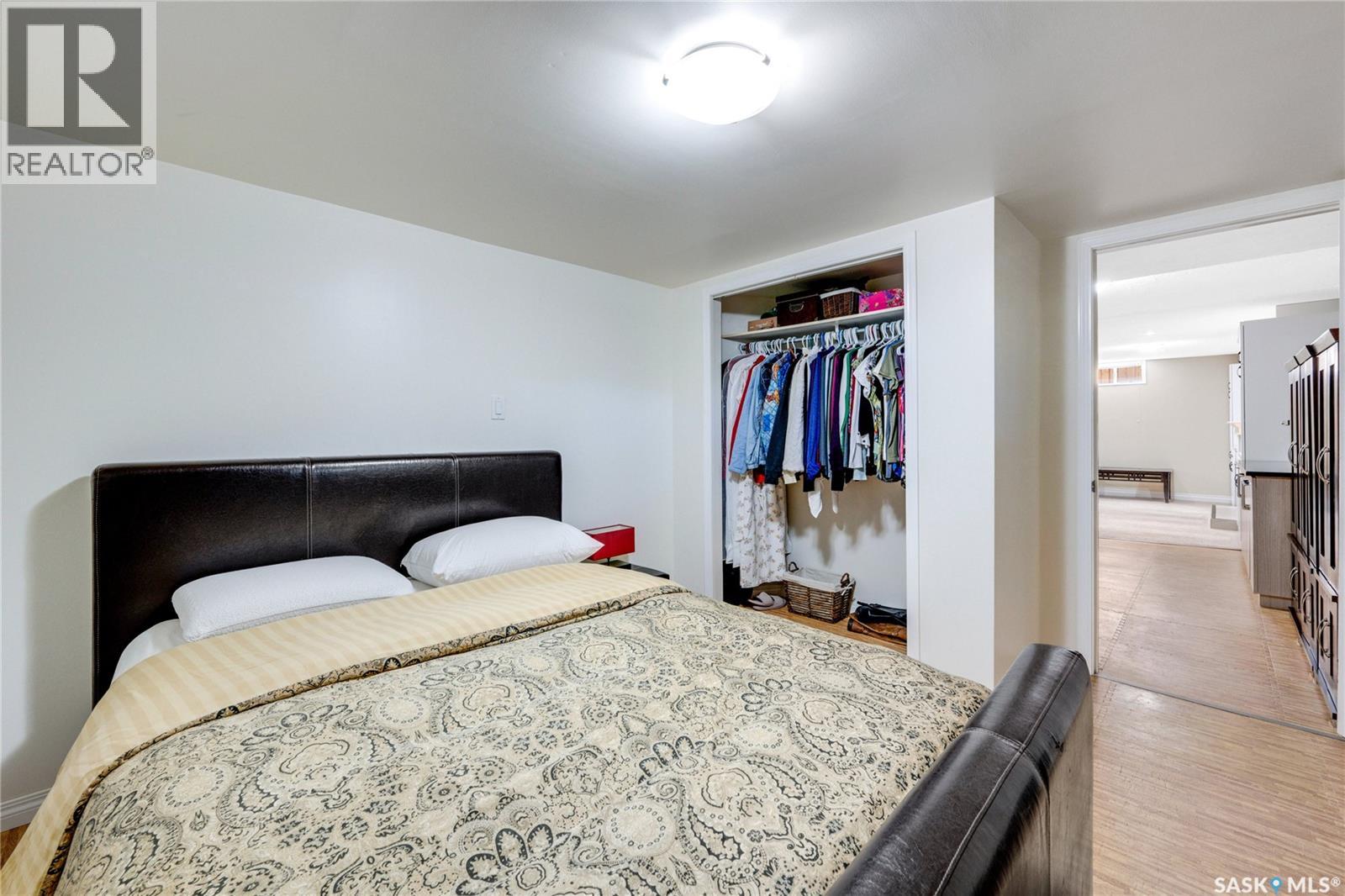 603 Clover AVENUE - 43