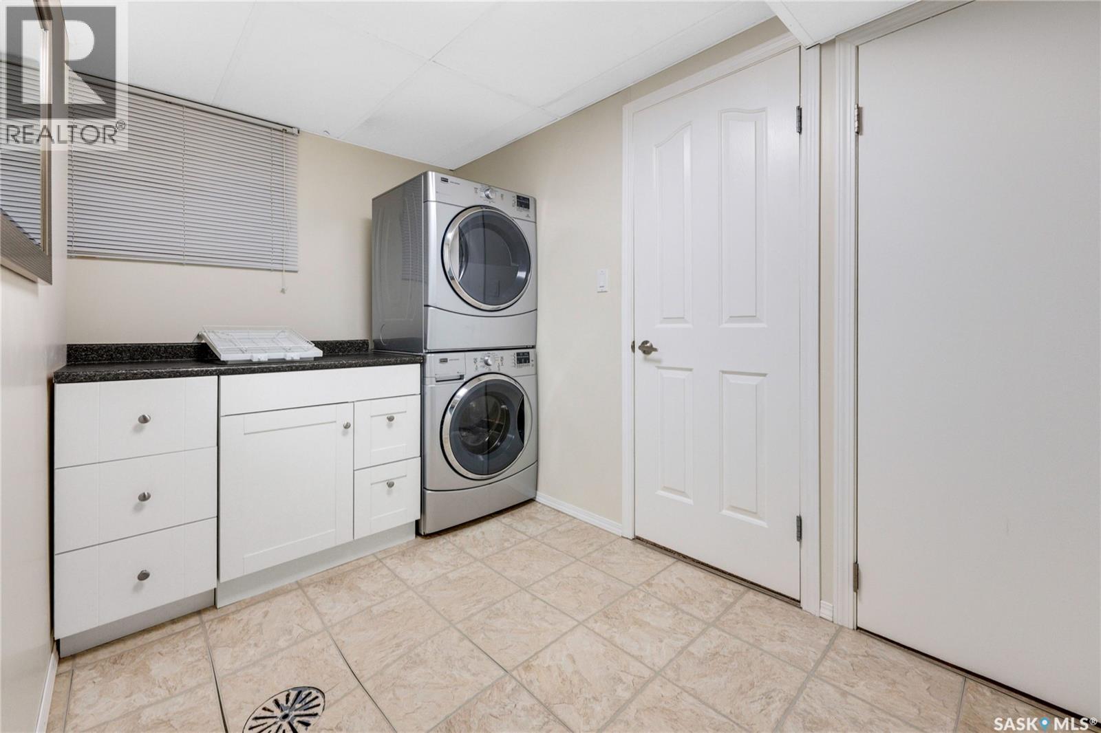 603 Clover AVENUE - 45