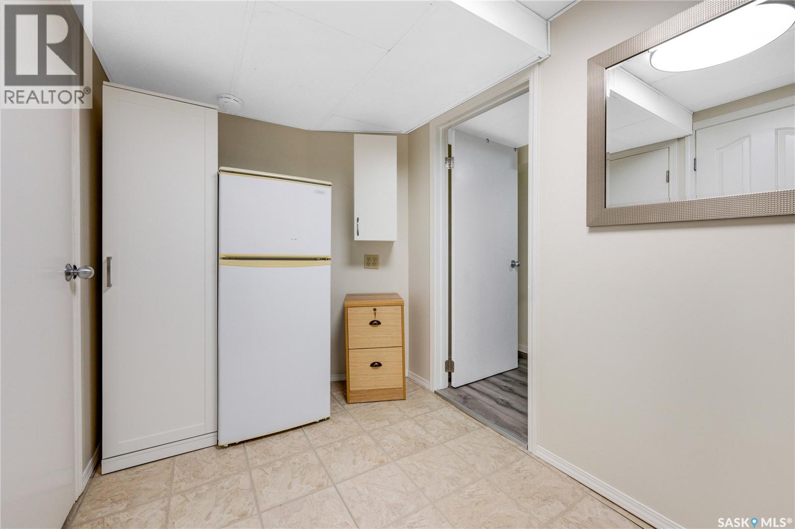 603 Clover AVENUE - 46