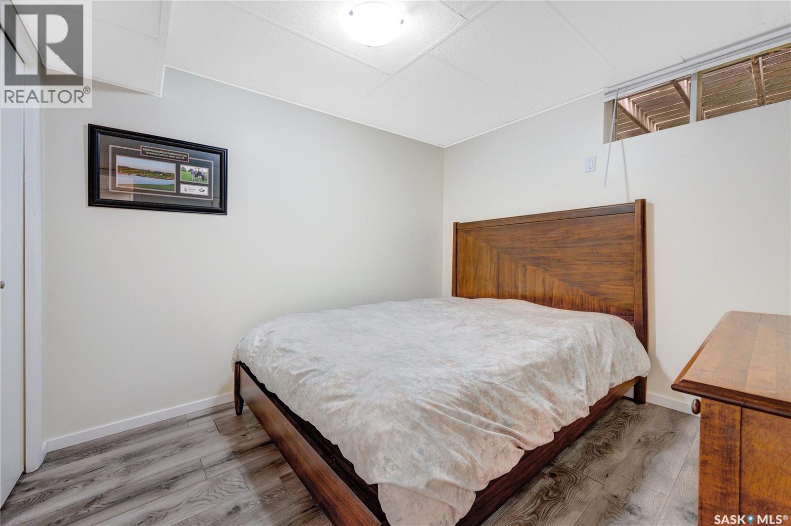 603 Clover AVENUE - 47