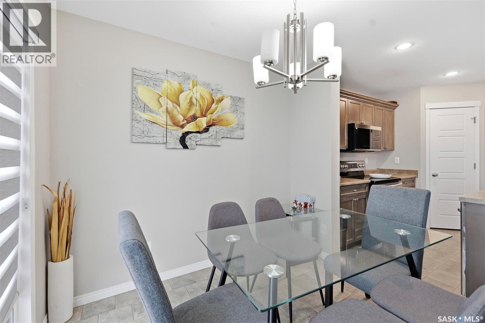 150 Henick CRESCENT - 11