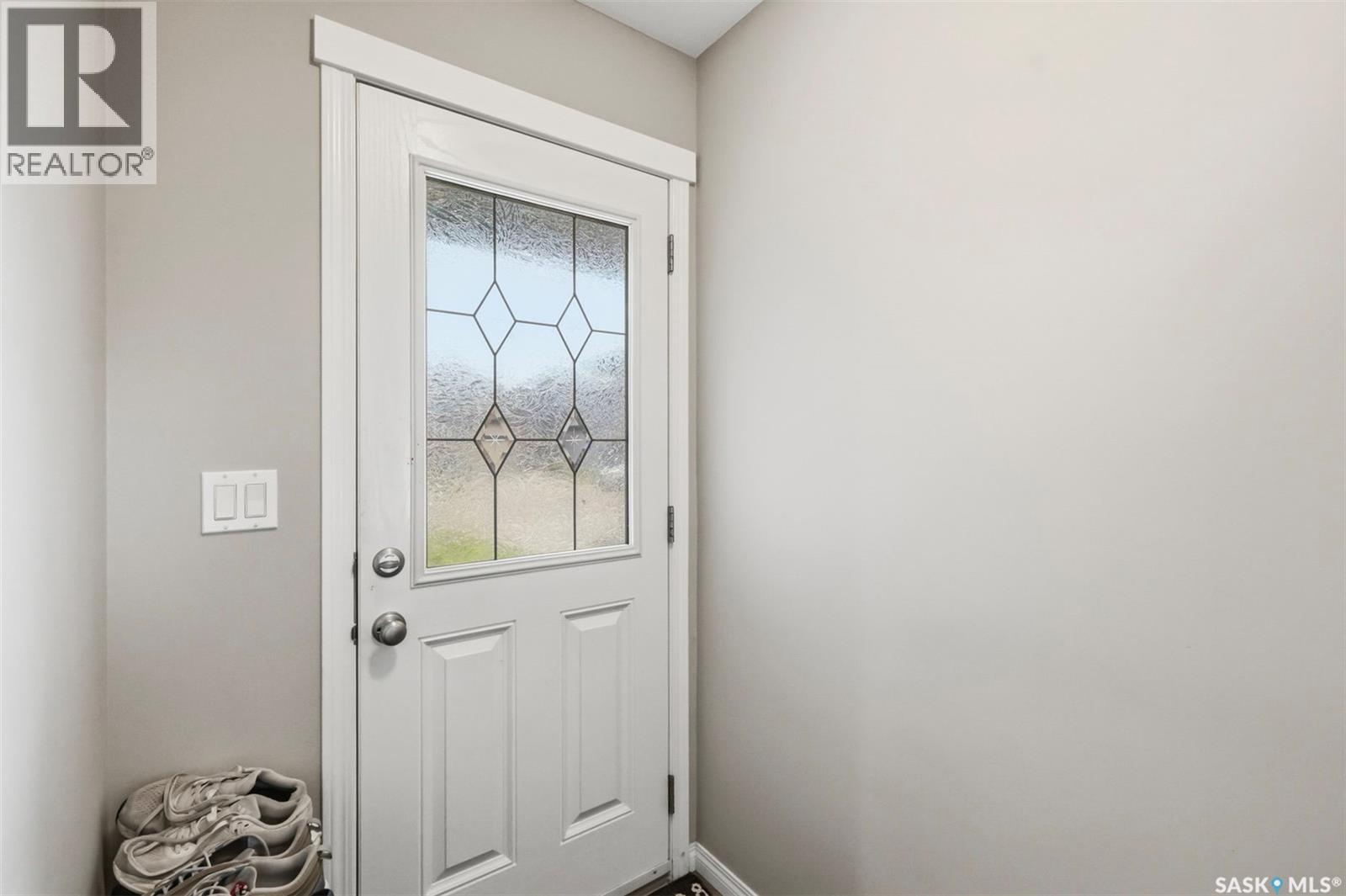 150 Henick CRESCENT - 3