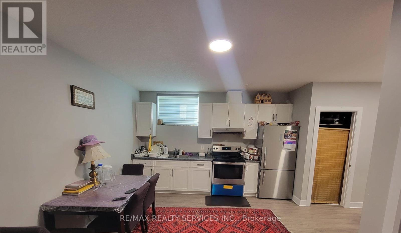 1573 DYLAN STREET - 21