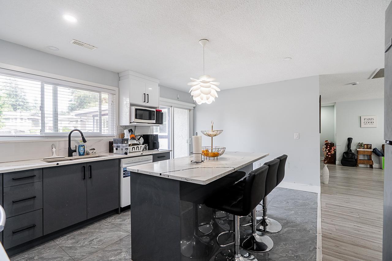 2714 PARKWAY DRIVE, Surrey