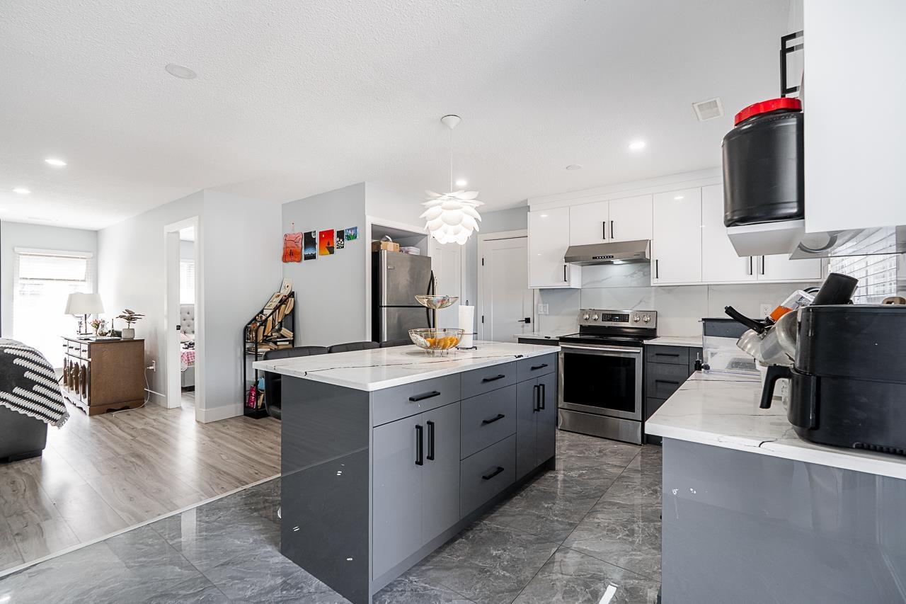 2714 PARKWAY DRIVE, Surrey