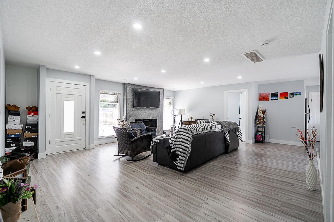 2714 PARKWAY DRIVE, Surrey