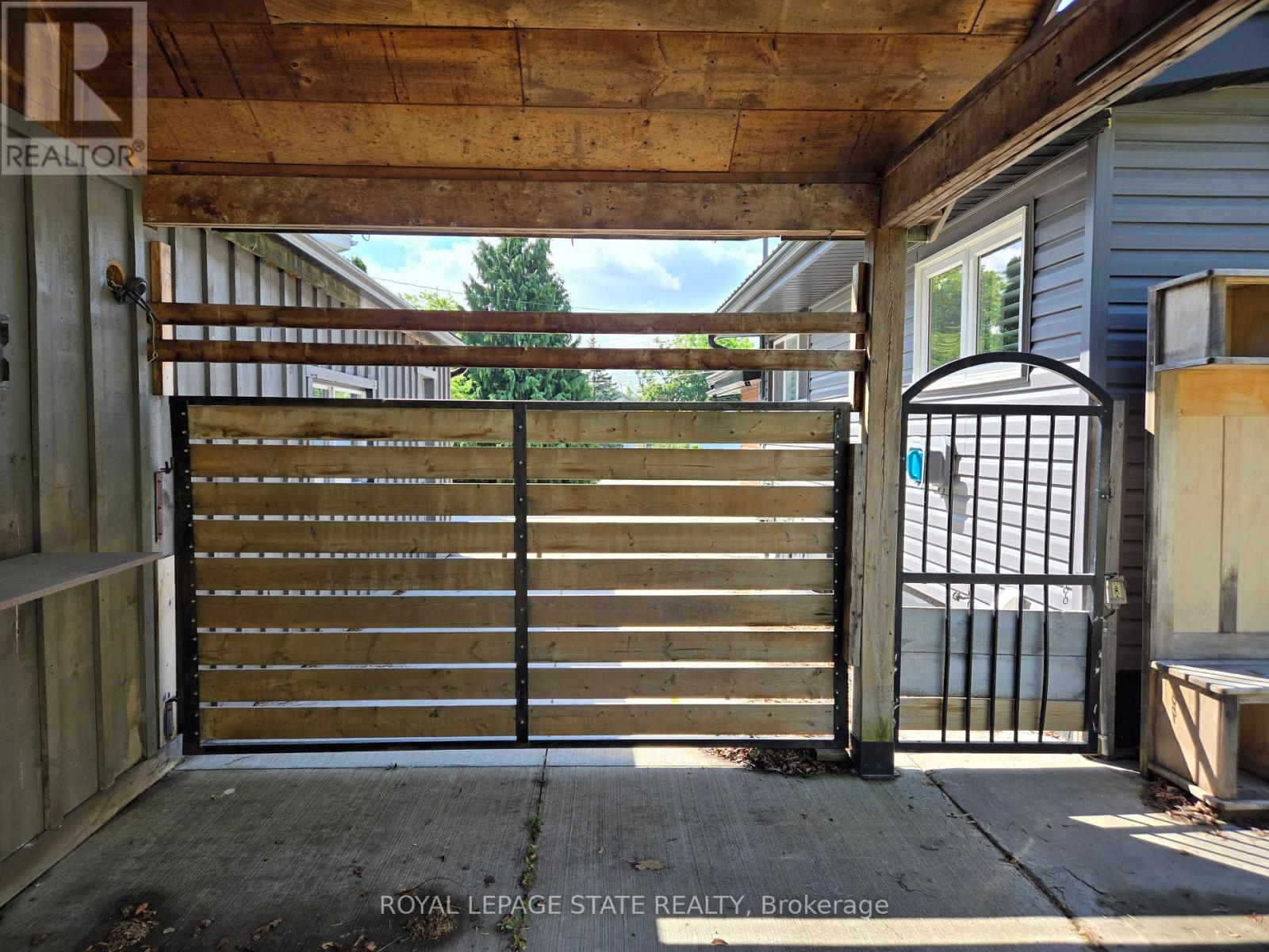 17 CARMEN AVENUE - 10