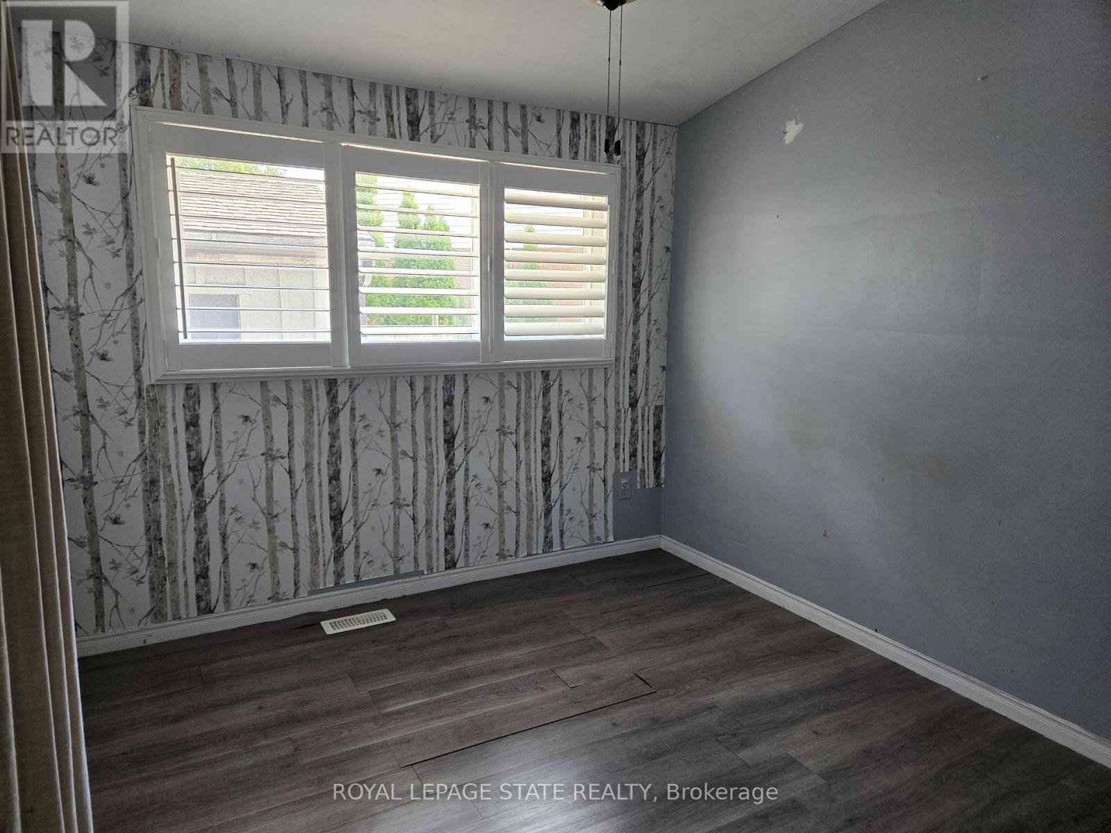 17 CARMEN AVENUE - 15