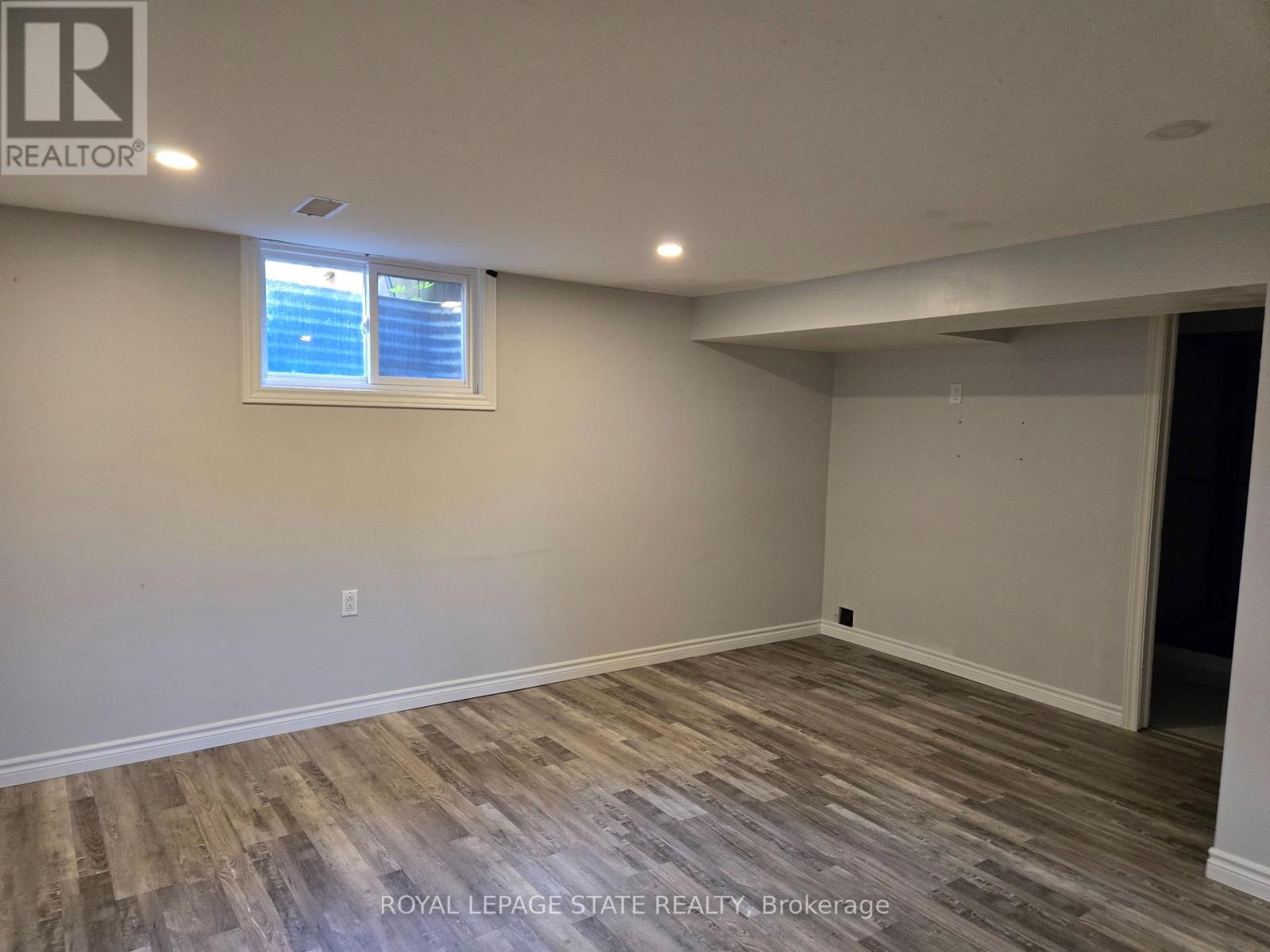 17 CARMEN AVENUE - 18