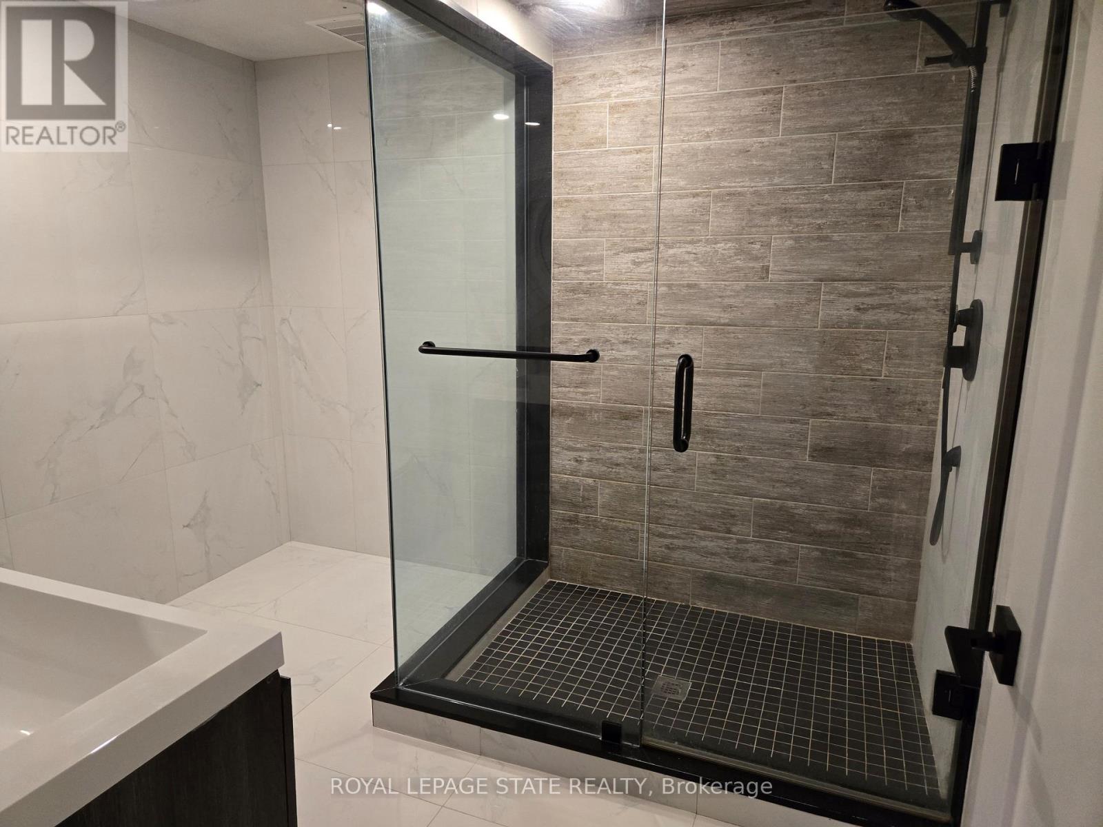 17 CARMEN AVENUE - 21