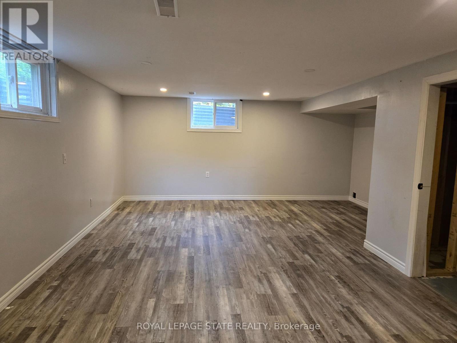 17 CARMEN AVENUE - 24