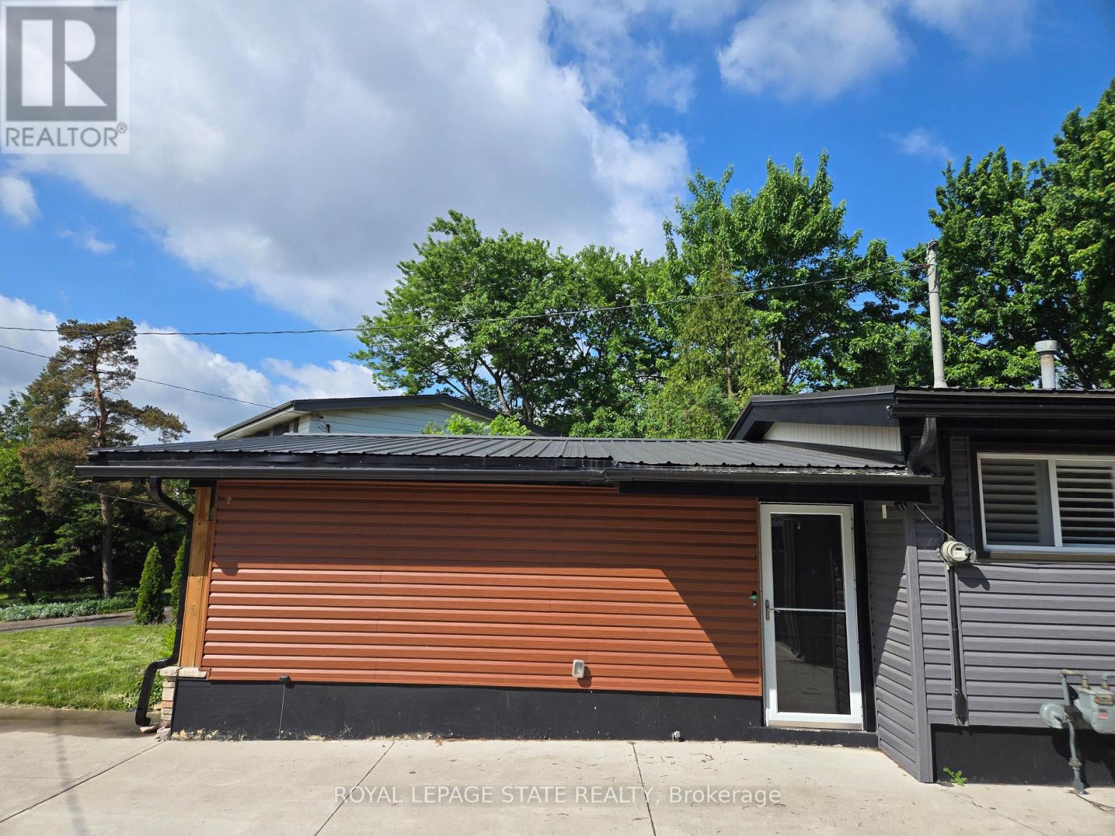 17 CARMEN AVENUE - 3