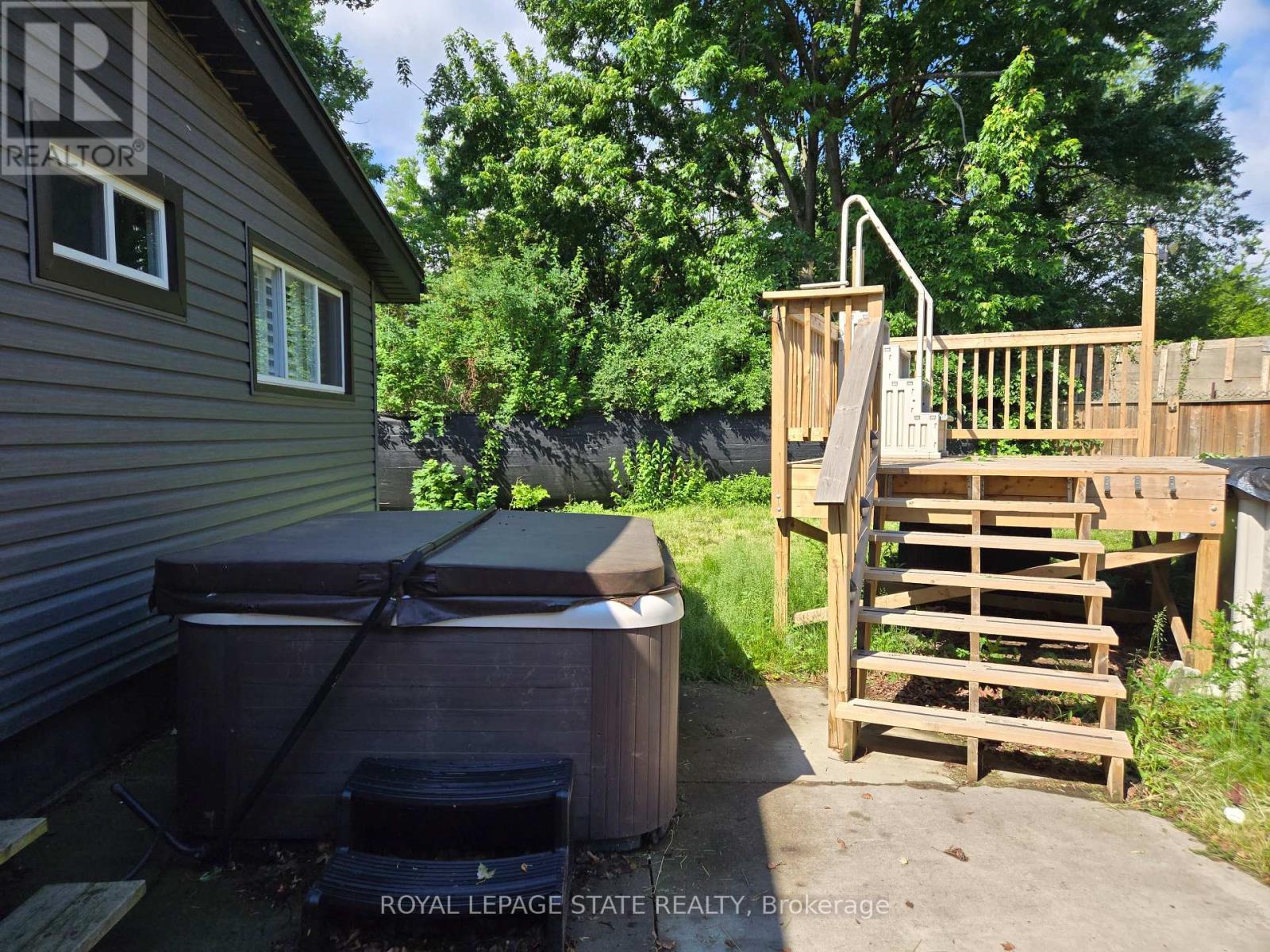 17 CARMEN AVENUE - 9
