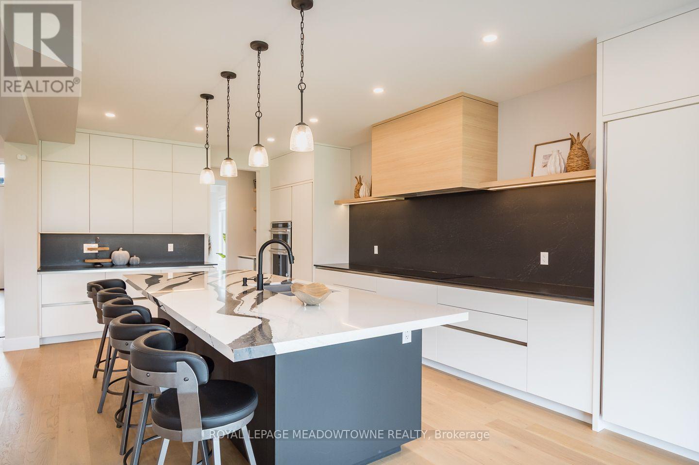 30 CHARLES CURRIE CRESCENT - Image 13