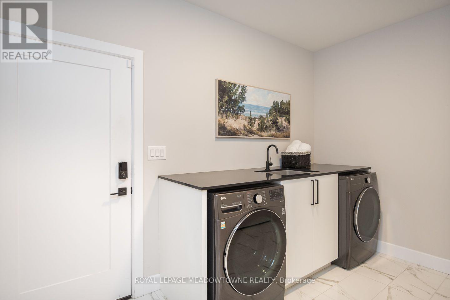 30 CHARLES CURRIE CRESCENT - Image 35