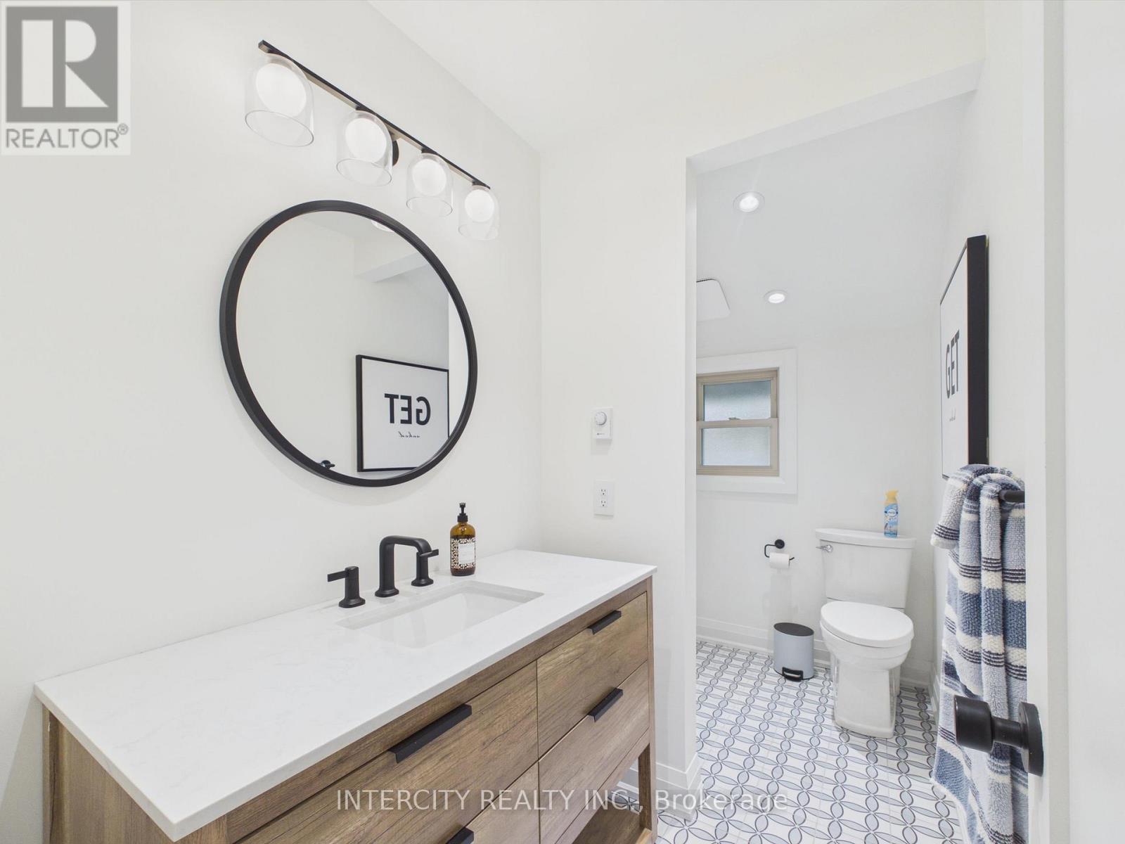 #3 1052 COVE ROAD - 16