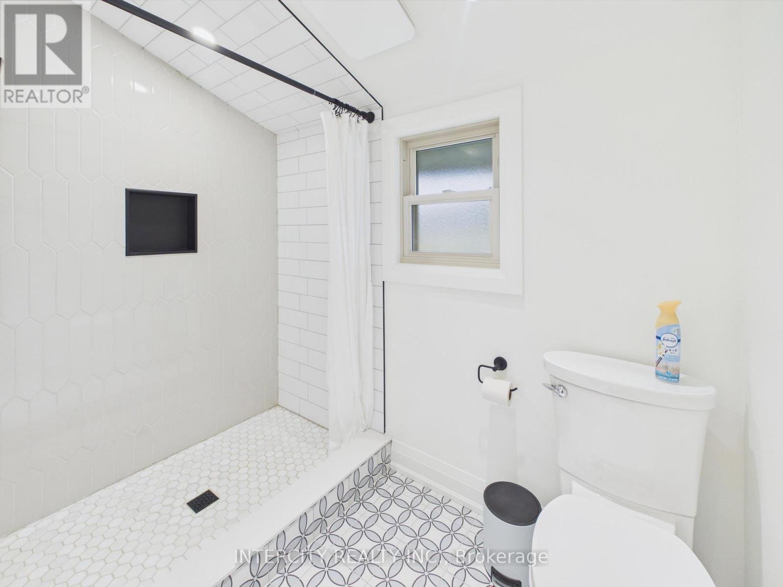 #3 1052 COVE ROAD - 17