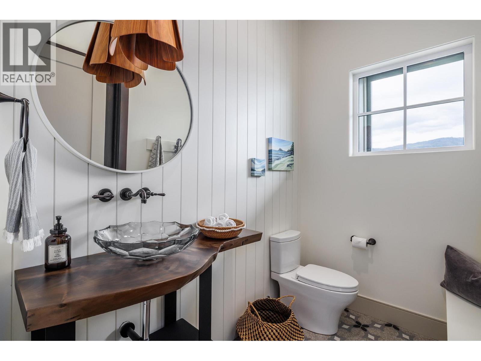  3448 Arrowroot Drive, Kelowna