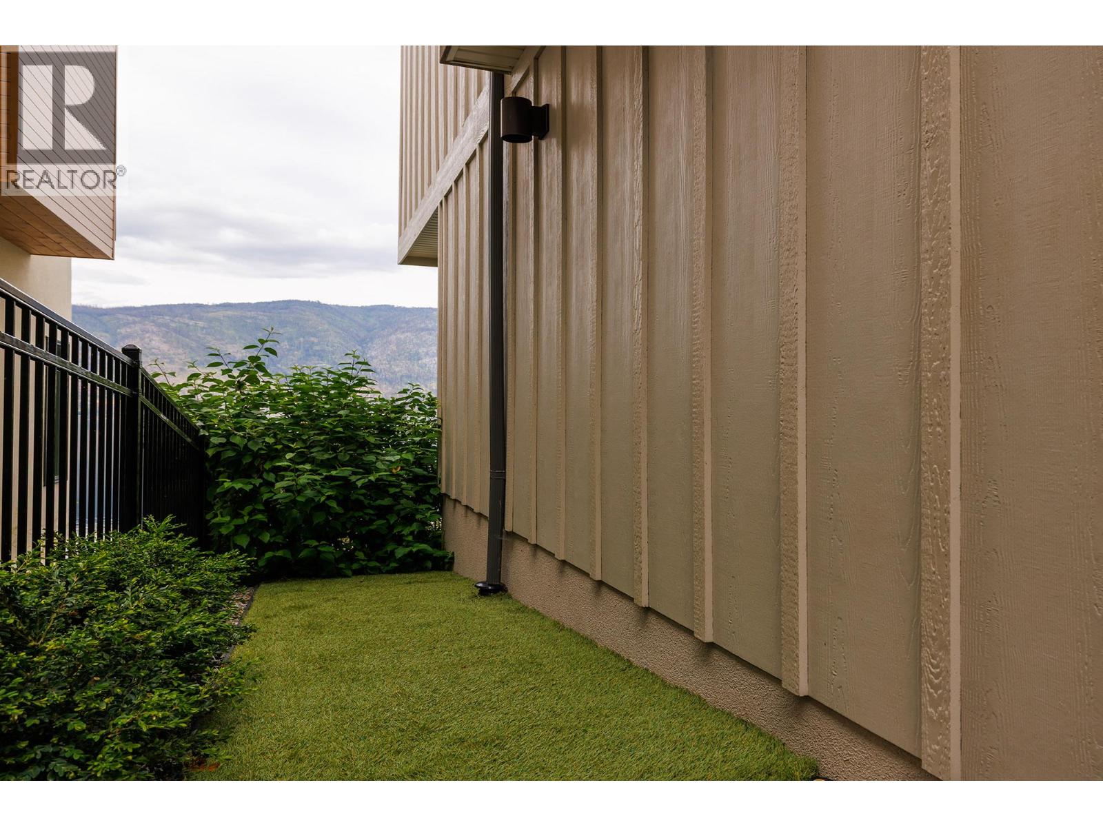  3448 Arrowroot Drive, Kelowna