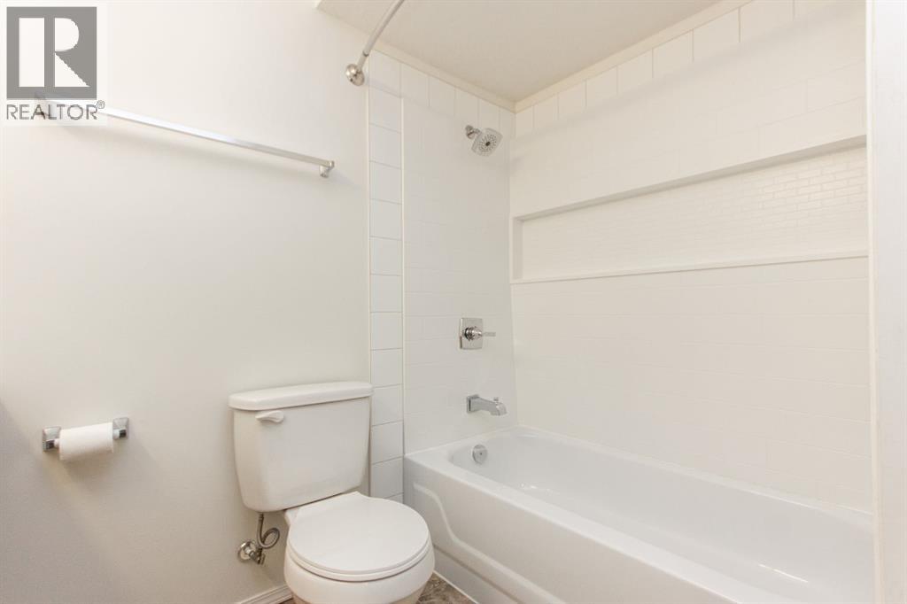 #35 33 Donlevy Avenue - 20