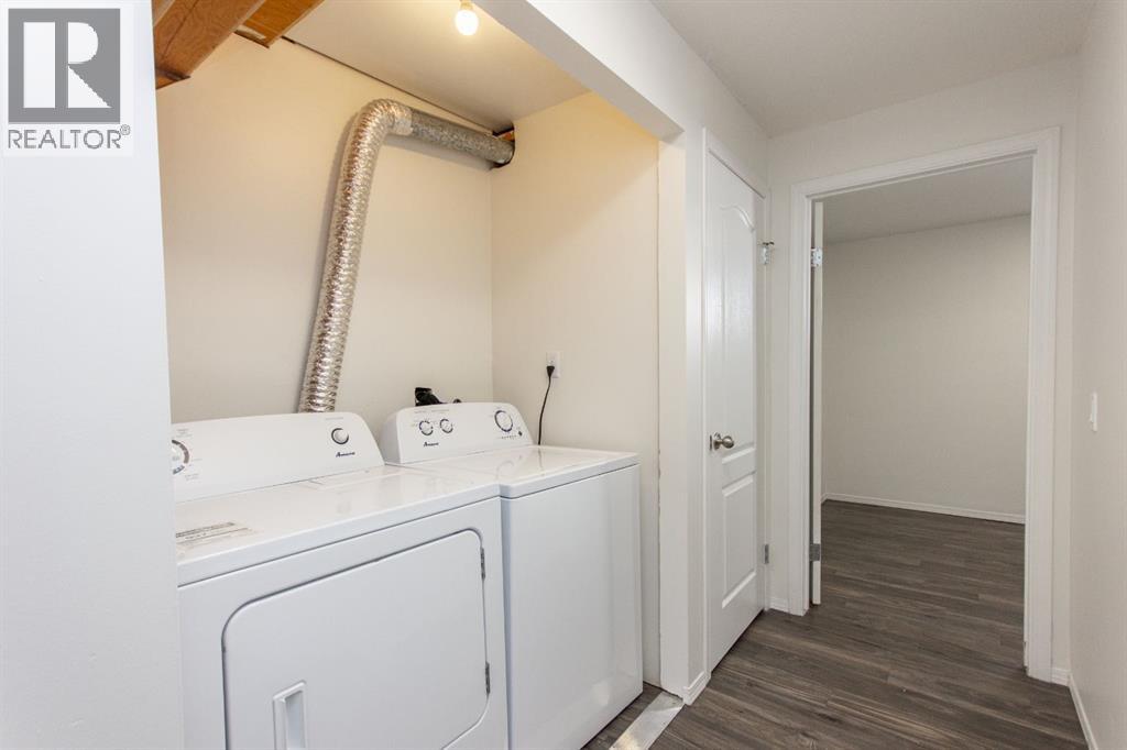 #35 33 Donlevy Avenue - 21