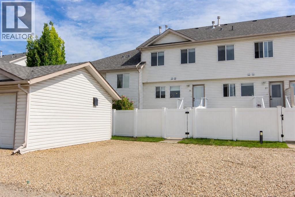 #35 33 Donlevy Avenue - 26