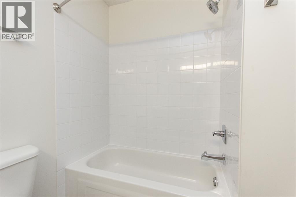 #35 33 Donlevy Avenue - 13