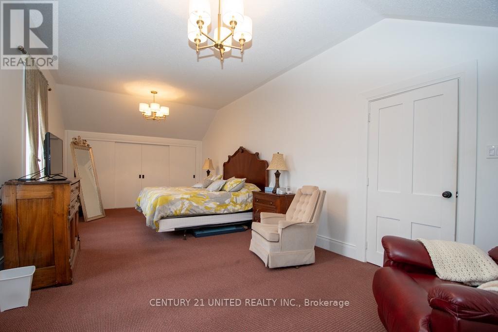 33 BRIDGE STREET S - 24