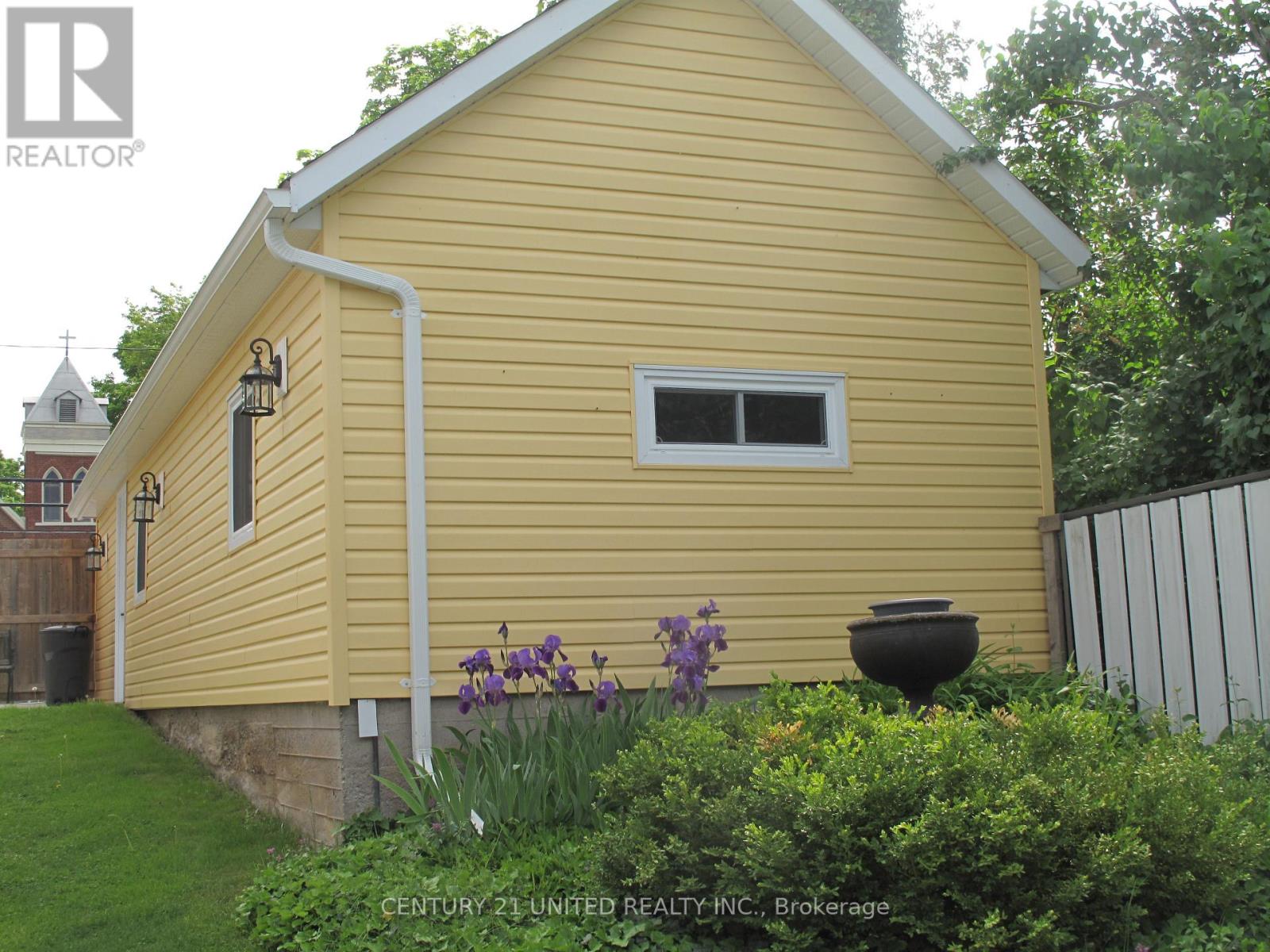 33 BRIDGE STREET S - 40
