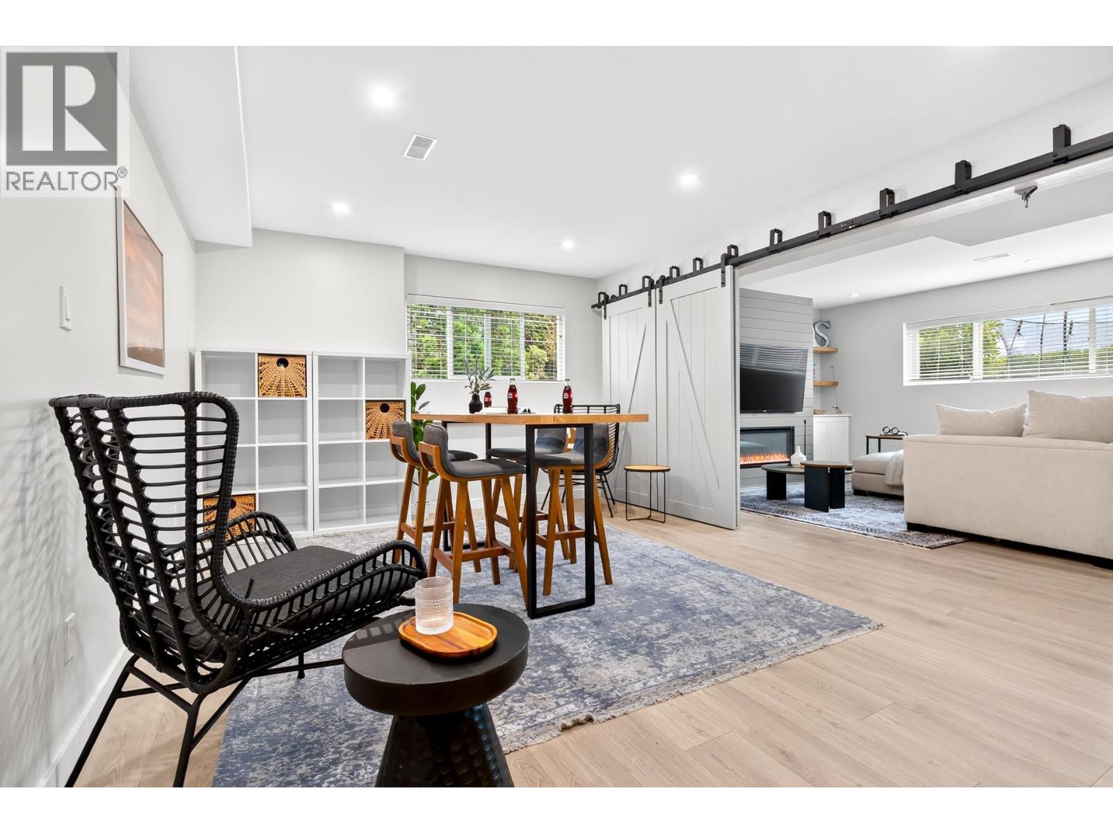 1110 BARBERRY PLACE, Port Moody