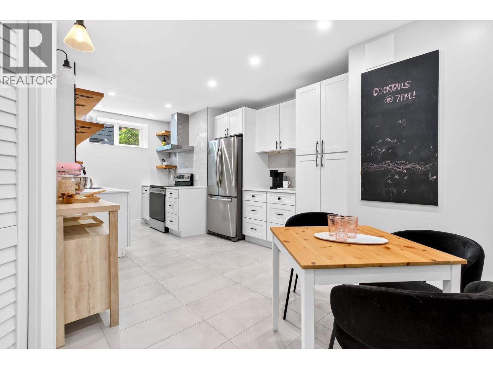 1110 BARBERRY PLACE, Port Moody
