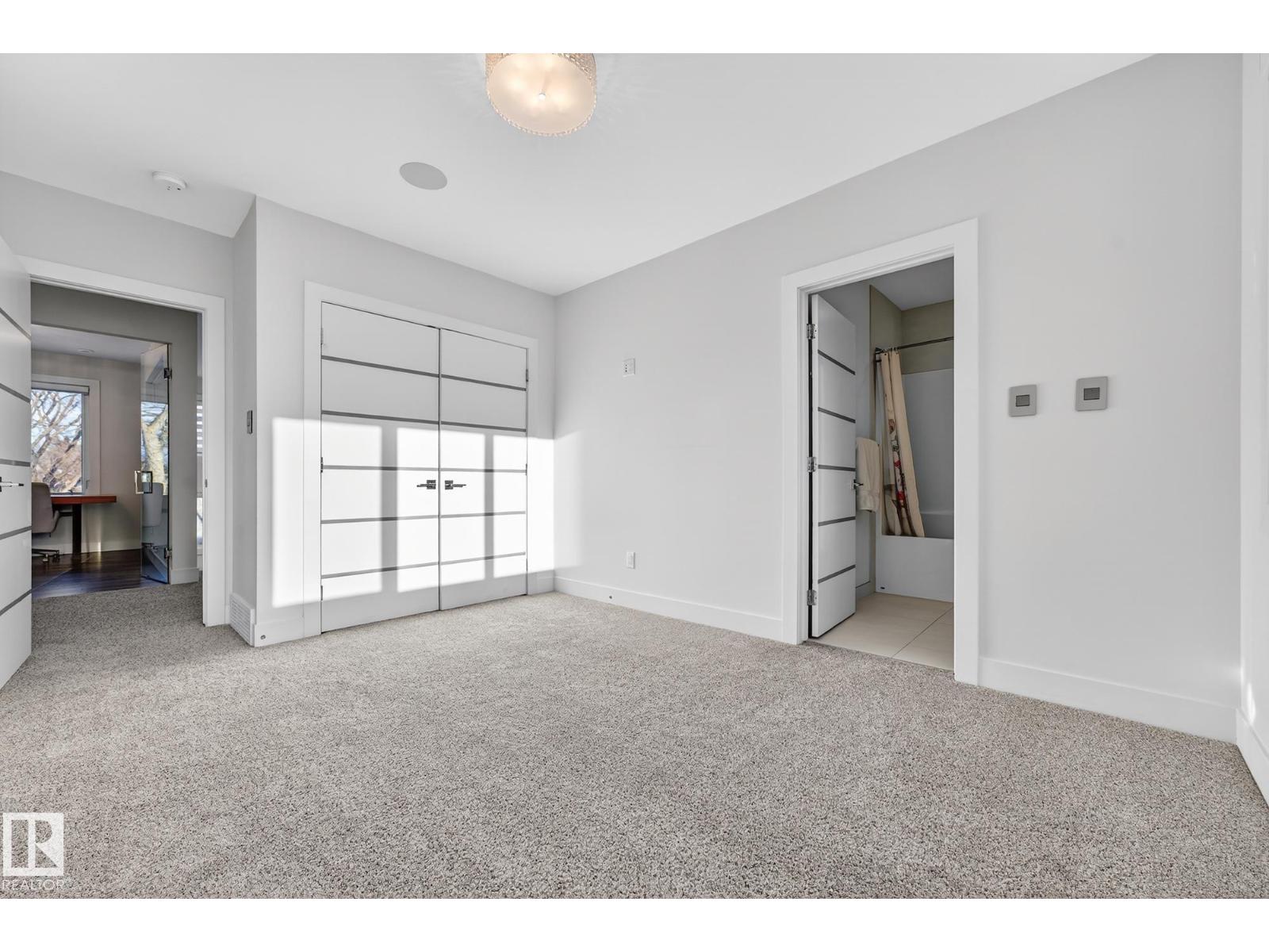 14643 92A AV NW - 44