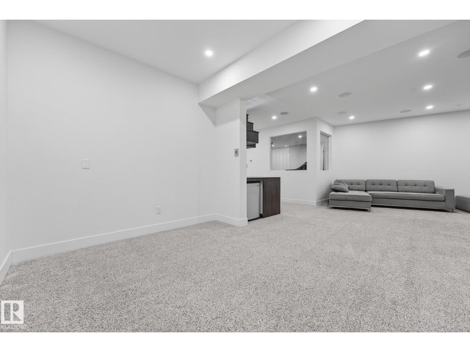 14643 92A AV NW - 58
