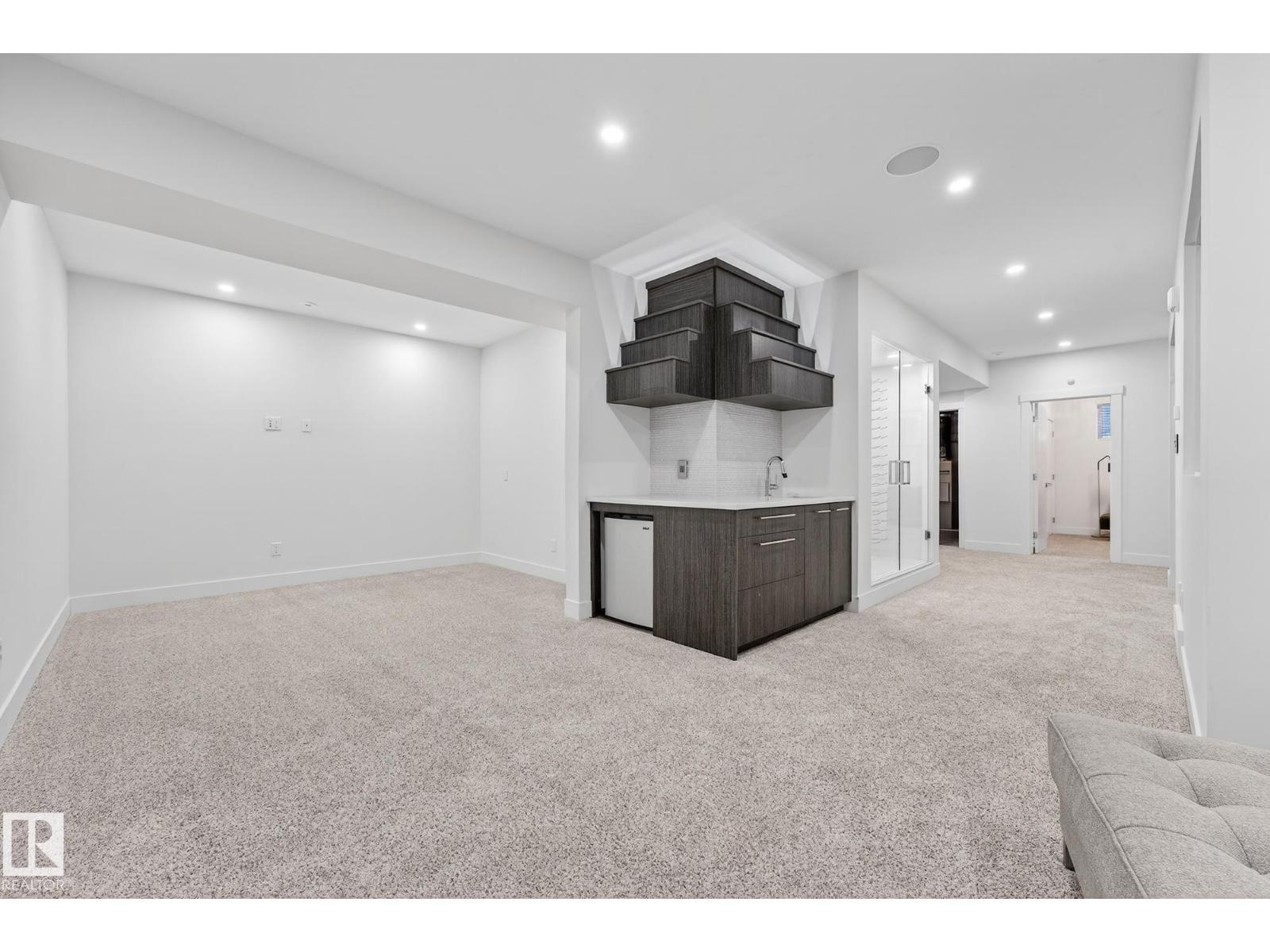 14643 92A AV NW - 55
