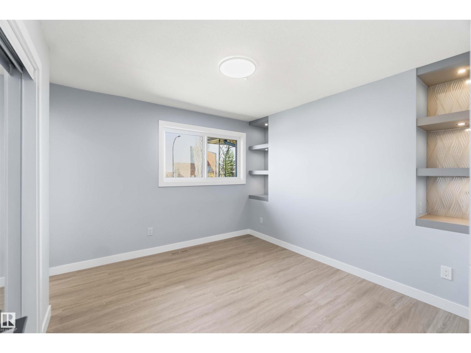 8736 66 AV NW - 28