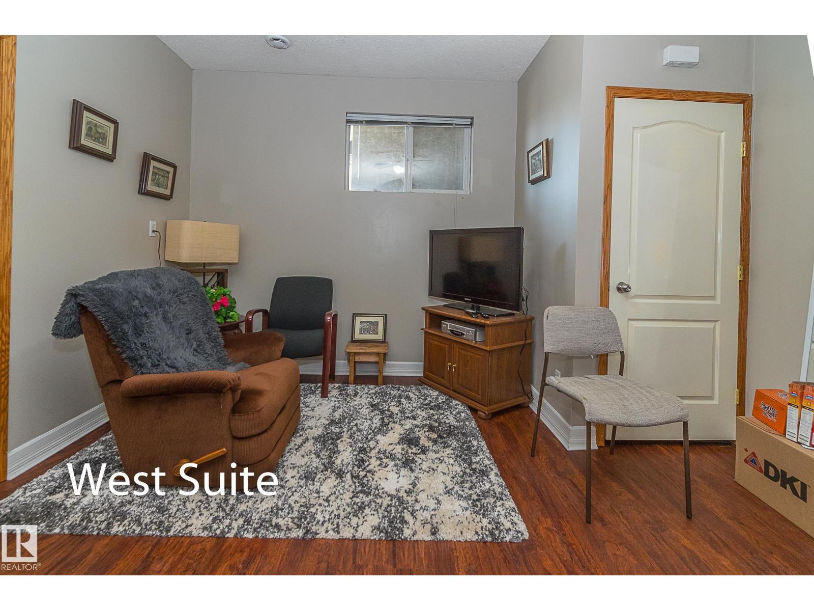 14904 107 AV NW - 35