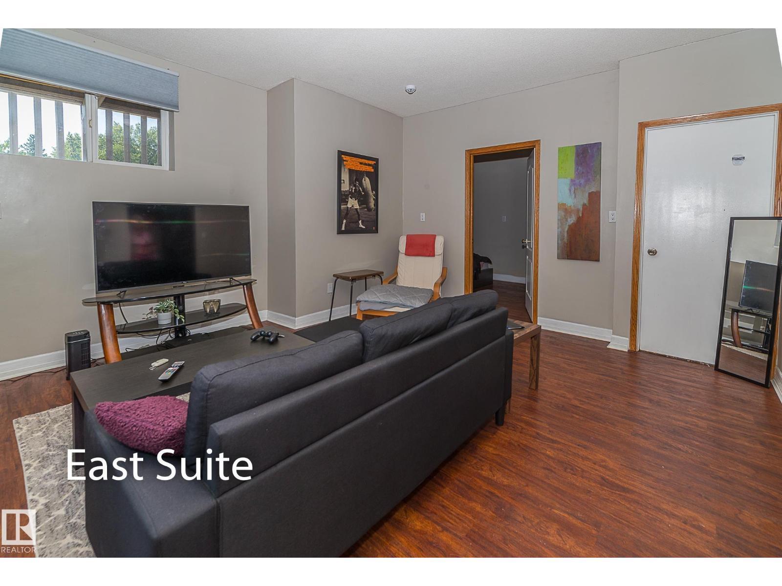 14904 107 AV NW - 29