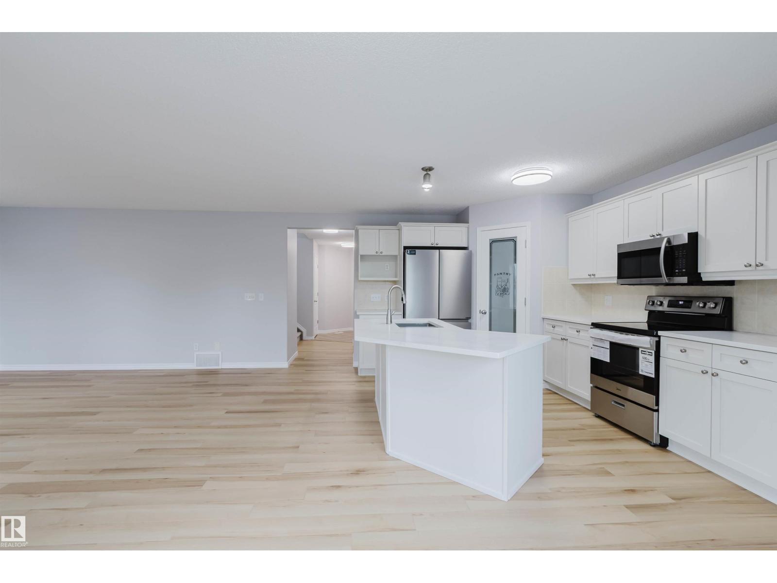 1227 115 ST SW - 15