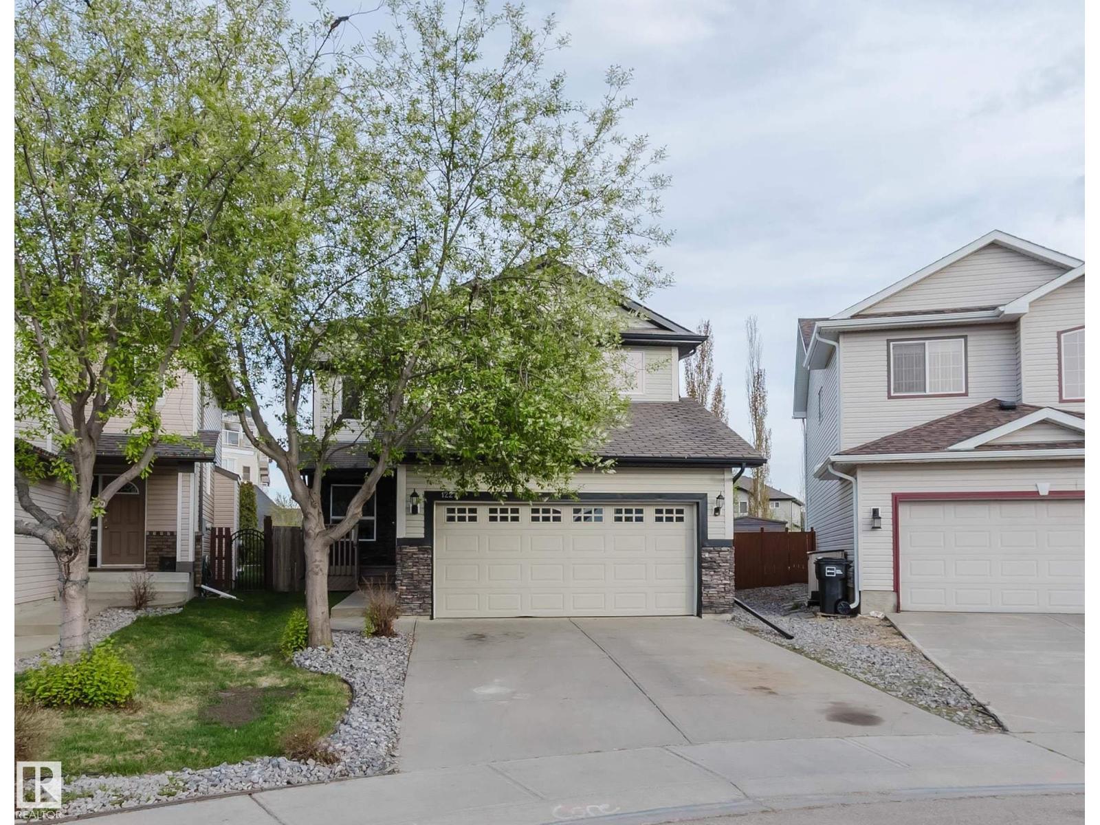 1227 115 ST SW - 1
